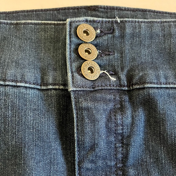 Women's TORRID PREMIUM DENIM MINI SKIRT Double button stretch slit size 20 - Picture 3 of 9
